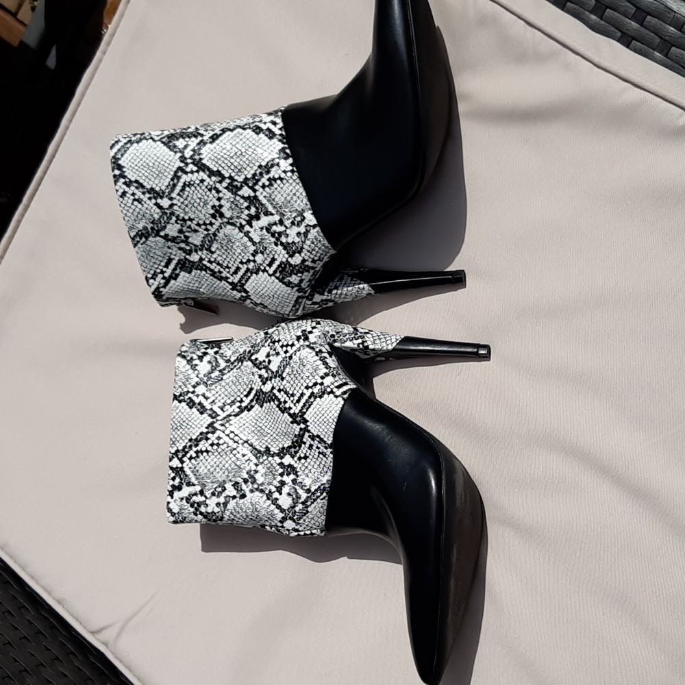 Snakeskin Patterned Stilletto Ankle Boots Sz 9.5M Jessica James Decker - Picture 3 of 8